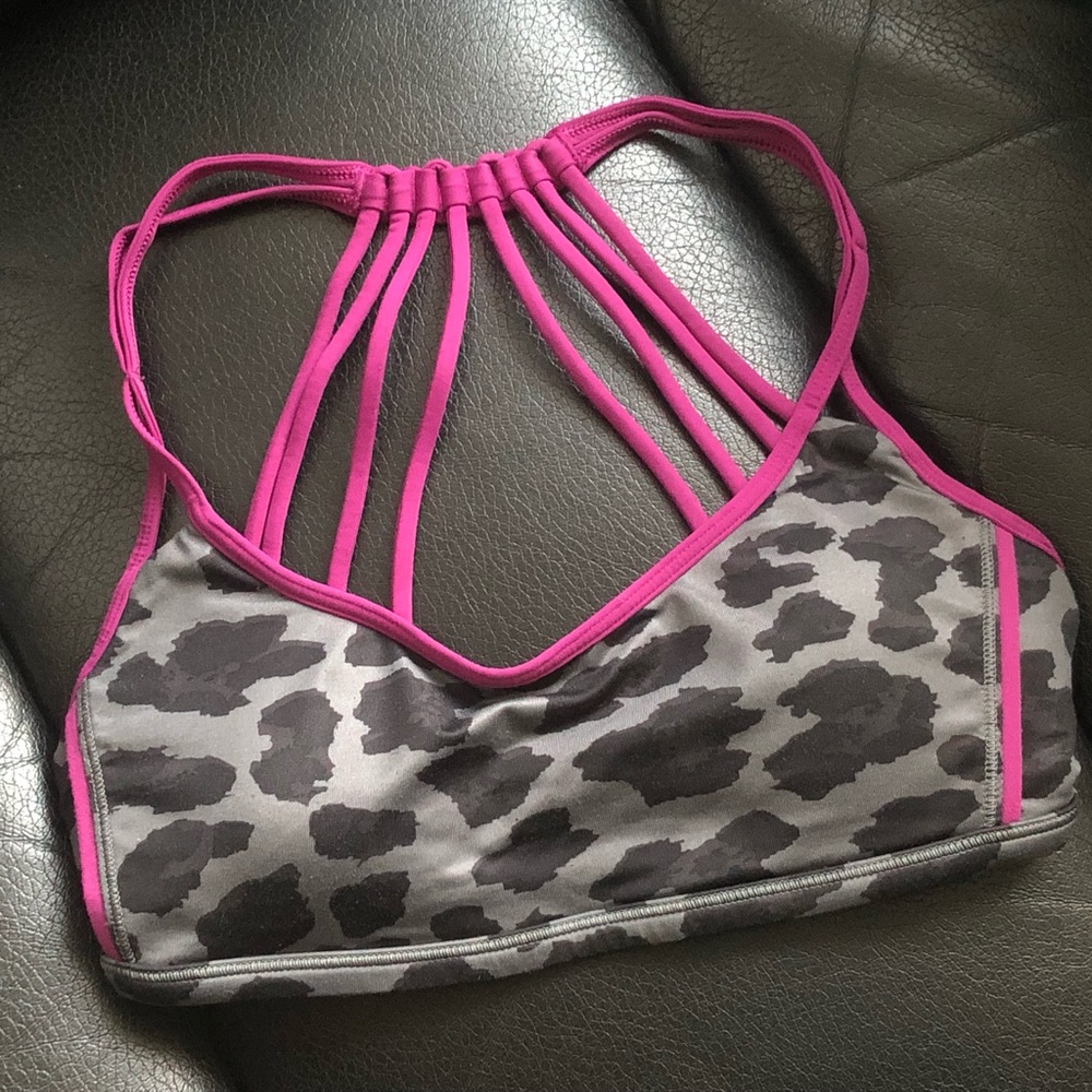 Lululemon Lighten Up Bra Size 4 Cherry Cheetah Regal Plum EUC! RARE!!